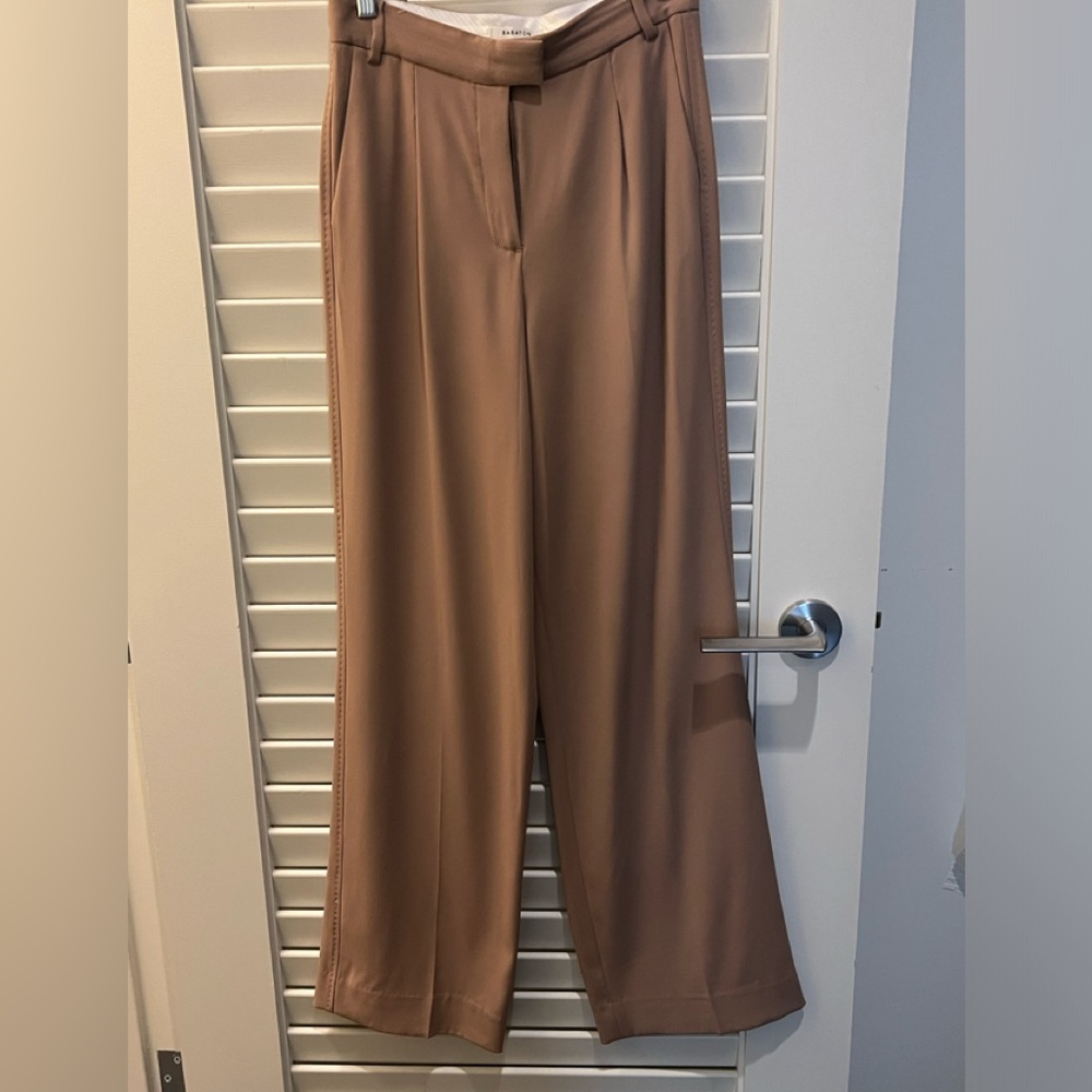 Aritzia Babaton Sadiki tan trousers